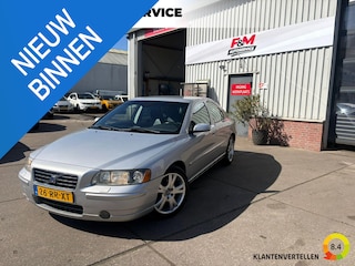 Volvo S60 2.4 Summum Nieuwe koppeling en distributie!