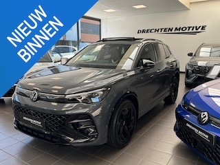 Volkswagen Tiguan 1.5 eTSI R-Line / Pano / 360 Camera / Massage /