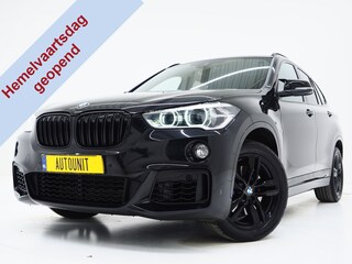 BMW X1 sDrive20i M Sport Full Black | HUD | Trekhaak | Sfeerlicht | Donkere Hemel | Stoelverwarming | Cruise | PDC | Carplay
