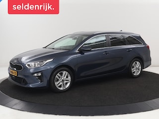 Kia Ceed 1.5 T-GDi DynamicPlusLine | Trekhaak | Stoelverwarming | Adaptive cruise | Camera | Carplay | Half leder | Keyless | Navigatie | Stuurverwarming | Climate control | Bluetooth