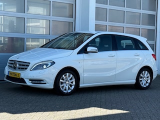 Mercedes-Benz B200 Ambition 6-Bak Navi Cruise Pdc Leer Trekhaak NW APK!