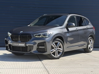 BMW X1 sDrive18i High Executive M SPORT Navi / Camera / sfeer verlichting