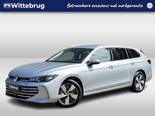 Volkswagen Passat Variant 1.5 eHybrid 204PK Business / Zwenkbare Trekhaak / Stuur + Stoelverwarming / Achteruitrijcamera / Head-Up Display / LED