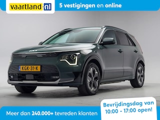 Kia Niro e-Niro DynamicLine 64.8 kWh 3-fase [ Navi Adpt.cruise Camera Stoel-en stuurverwarming ]