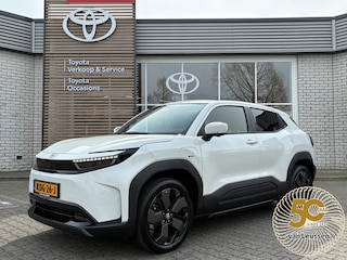 Toyota Urban Cruiser EXECUTIVE 61 KWH NIEUW & DIRECT LEVERBAAR!!! PANO-DAK STOEL/STUURVERW 360° CAMERA PARK-SENSOREN BLIND-SPOT NAVI APPLE/ANDROID