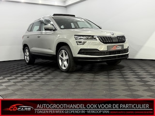 Skoda Karoq 1.0 TSI Business Edition Panoramadak, Camera, Navi, Keyless start, Cruise control, A start stop, Sfeerverlichting
