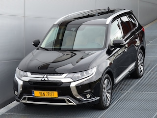 Mitsubishi Outlander 2.O CVT INSTYLE 7-ZIT 4WD | HOGE ZIT | LEER | ADAPTIEF CRUISE | 7 PERSOONS | TREKHAAK | ALL SEASON BANDEN | ALL IN RIJKLAARPRIJS