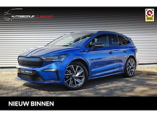 Skoda Enyaq iV 80 Sportline // Trekhaak | Race Blue | Warmtepomp | 94% SoH | Sfeerverlichting | Camera | Matrix LED