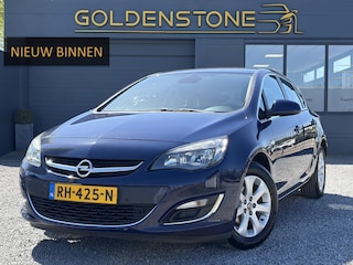 Opel Astra 1.4 Business + Navi,Camera,Dodehoek,Airco,Cruise,Lm velgen,Pdc V+A,102pk,Nieuwe Apk bij Aflevering