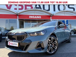 BMW 520I AUT. M SPORTPAKKET PRO PANO-DAK LEER HEAD-UP NAVI CAMERA CARPLAY MEMORY HK SOUND