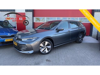 Volkswagen Passat Variant 1.5 eTSI Business NL-AUTO / TREKHAAK / FULL LED / SFEER / KEYLESS / CAMERA / STOELVERW / STUURVERW / CARPLAY