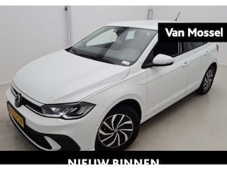 Volkswagen Polo 1.0 TSI Life Business | 95 PK | Apple Carplay / Android Auto | Stoelverwarming | Adaptief Cruise Control | Navigatie | Parkeersensoren Voor + Achter | Start / Stop Systeem |