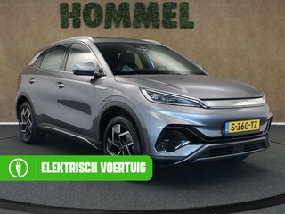 BYD Atto 3 Design 60 kWh - ORIGINEEL NEDERLANDSE AUTO - AFKOMSTIG VAN 1E EIGENAAR - 3 FASE - CAMERA - PARKEERSENSOREN VOOR/ ACHTER - NAVIGATIE - APPLE CARPLAY/ ANDROID AUTO - ELEKTRISCHE ACHTERKLEP - BEIDE STOELEN ELEKTRISCH VERSTELBAAR - PANORAMADAK - 2 LAADKABELS - DODEHOEK DETECTIE