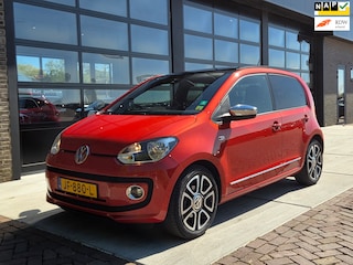 Volkswagen Up 1.0 high up! BlueMotion | Pano | Navi | Nette auto! |