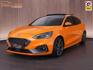Ford Focus 2.3 280pk ST-3 |panoramadak|head-up|adaptive LED|Apple Carplay|winterpack|cruise control|parkeercamera|19" lichtmetalen velgen|cruise control|