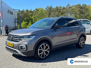 Volkswagen T-Cross 1.5 TSI Style Business R | Camera | BLIS | Beats audio | Dodehoek Detectie | Trekhaak | Keylles | Apple Carplay | 4-season banden | Stoelverwarming | Digidash | 100% Netjes Onderhouden |