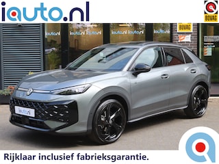 Volkswagen T-Roc 1.5 eTsi R-Line Black Style Pano/IQ.Light/Keyless/Camera/ACC/Elek. klep/20"/Trekhaak wegkl.