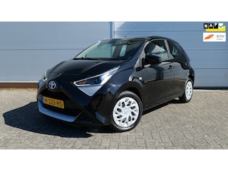 Toyota Aygo 1.0 VVT-i x-play NL-Auto Carplay Achteruitrij camera Airco Isofix
