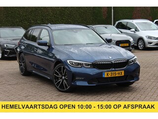 BMW 3-serie Touring 330e eDrive Edition / Leder / Ambiance / CarPlay / Parkeerhulp V+A / 19'' / Harman Kardon Getint glas / Virtual Cockpit / Stoelverwarming 4x / DAB / Cruise Control
