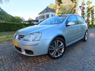 Volkswagen Golf 1.4 Optive 4 Airco Cruisecontrol Navigatie Carplay Lm Velgen