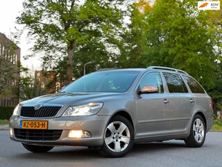 Skoda Octavia Combi 1.8 TSI Elegance Business Line|AUT DSG|NAVI|PSENSOR|STOELVERW|XENON|BOEKJES|2XSLEUTELS