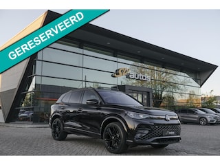 Volkswagen Tiguan 1.5 eHybrid 204pk R-Line Panoramadak Black Style Trekhaak Stoelkoeling BOMVOL!! NLauto 1e Eigenaar