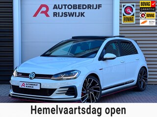 Volkswagen Golf 2.0 TSI GTI Performance Pano/Camera/Keyless