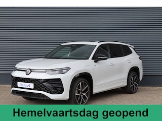 Volkswagen Tayron 1.5 eHybrid 272PK R-Line Black Style IQ.Light/Pano/Keyless/Camera/DCC/ACC/Dodehoek/20"/Trekhaak