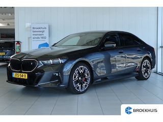 BMW i5 eDrive40 M Sport Pro Edition 84 kWh | Adapt. Cruise | Bowers & Wilkins | Pano | Head-up | 360 Camera | Stoel+Stuurverwarming | Trekhaak | Keyless |