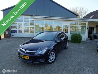 Opel Astra GTC 1.6 Cosmo (NAVI/CRUISE/ STOELVERWARMING)