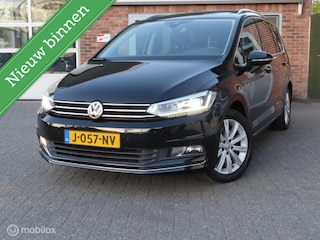 Volkswagen Touran 1.4 TSI Highline 7p|Pano|Wegklapbare trekhaak|Camera|Carplay|Full Led|El achterklep.