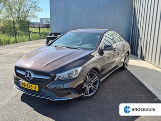 Mercedes-Benz CLA 180 AMG Night Edition Plus 122PK AUTO | Acteruitrijcamera | Trekhaak afneembaar | Stoelverwarming | Navigatie | Cruise control | 18"LMV