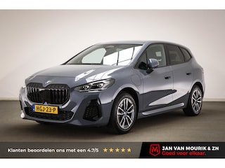 BMW 2-serie Tourer 225e xDrive | Individual Storm Bay metallic | PREMIUM PACK | STUURVERWARMING | DRAADLOZE LADER | CAMERA