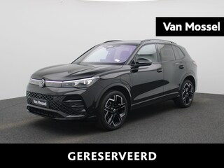 Volkswagen Tiguan 1.5 eHybrid R-Line Edition 272 PK| Panoramadak | Trekhaak | Leder Interieur | Voorstoelen Met Massage en Geheugen | Stoelverwarming Voor & Achter | Stoelventilatie | Navigatie Groot | Harman Kardon Audio