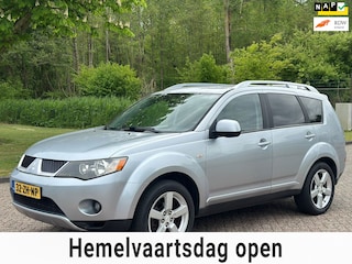 Mitsubishi Outlander 2.4 Intense+/7PERS/AUTOMAAT/AIRCO/CRUISE/NAVI/PARKEERSENS ACHTER/TREKHAAK