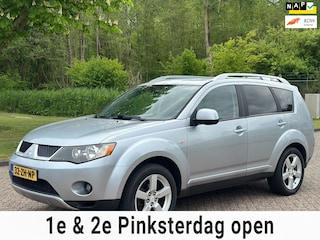 Mitsubishi Outlander 2.4 Intense+/7PERS/AUTOMAAT/AIRCO/CRUISE/NAVI/PARKEERSENS ACHTER/TREKHAAK