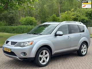 Mitsubishi Outlander 2.4 Intense+/7PERS/AUTOMAAT/AIRCO/CRUISE/NAVI/PARKEERSENS ACHTER/TREKHAAK
