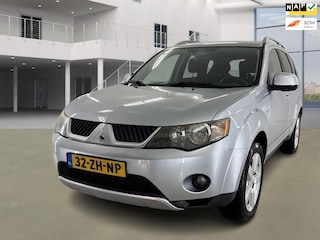 Mitsubishi Outlander 2.4 Intense+/7PERS/AUTOMAAT/AIRCO/CRUISE/NAVI/PARKEERSENS ACHTER/TREKHAAK