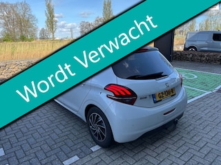 Peugeot 208 1.2i 110pk 2e eig. VOL-Automaat Clima Navi Pano LED PDC
