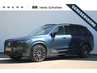 Volvo XC90 T8 Plug-in hybrid AWD Ultra Dark | 22" Velgen | Gelaagde Ruiten Rondom | Panoramisch Schuif-/Kanteldak | Wegklapbare Trekhaak | Luchtvering | Verwarmbare voorstoelen met massagefunctie en ventilatie | Bowers & Wilkins High End Audio | Head-up display | 360 Camera |