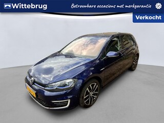 Volkswagen Golf E-DITION LED / Camera / Navigatie / 17 "