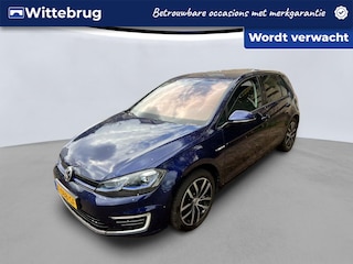 Volkswagen Golf E-DITION LED / Camera / Navigatie / 17 "