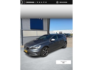 Volvo V40 1.5 T3 Polar+ Sport | Trekhaak | Panoramadak | Achteruitrijcamera | Parkeersensoren | Keyless Entry | Navigatie | Parkeerverwarming | Lichtmetalen Velgen 17 inch