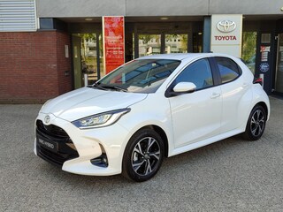 Toyota Yaris 1.5 Hybrid 115 DYNAMIC VOORRAAD VOORDEEL! VAN €32.885 VOOR €29.900! NIEUW! STOEL/STUURVERW PARK-SENSOREN BLIND SPOT NAVI KEYLESS LM-VELGEN CAMERA APPLE/ANDROID