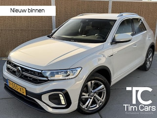 Volkswagen T-Roc 1.5 TSI R-Line Business+ Automaat | Stoelverwarming | Climate control | Cruise control adaptief | Virtual cockpit | LED koplampen | Apple CarPlay/Android Auto | Parkeersensoren voor en achter | Achteruitrijcamera