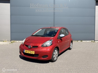 Toyota Aygo 1.0-12V Aspiration Red Navigator 5-deurs Airco CV