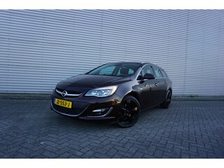Opel Astra Sports Tourer 1.4 Turbo Sport + Climate / Navi / Cruise / Camera / Elektr. ramen / Parkeers. / Lm velgen / Trekhaak