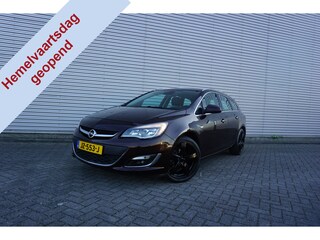 Opel Astra Sports Tourer 1.4 Turbo Sport + Climate / Navi / Cruise / Camera / Elektr. ramen / Parkeers. / Lm velgen / Trekhaak