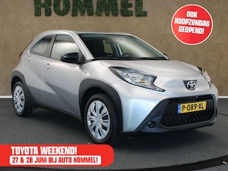 Toyota Aygo 1.0 VVT-i MT Play - ORIGINEEL NEDERLANDSE AUTO - TREKHAAK ( UITSLUITEND VOOR FIETSEN TE VERVOEREN ) APPLE CARPLAY/ ANDROID AUTO - AIRCO - ADAPTIEVE CRUISE CONTROL - GOODYEAR 4 SEIZOENEN BANDEN - CAMERA - LICHTSENSOR
