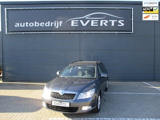 Skoda Octavia Combi 1.2 TSI Ambition Business Line met nieuwe ketting snel leverbaar zeer nette goed rijdende auto scherpe prijs